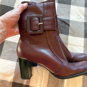 Leather boots size women’s 8